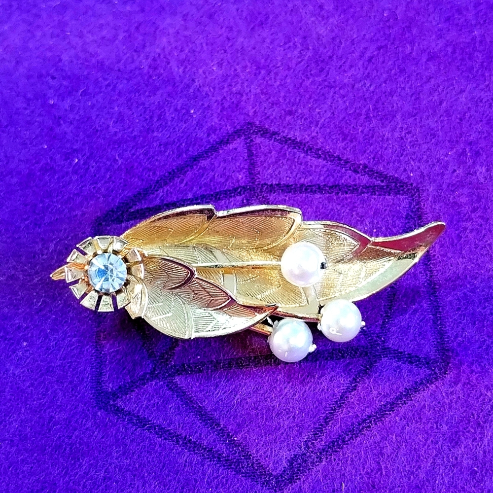 Vintage Gold Tone Hair Clip
